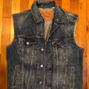 Men’s Levi’s Trucker denim vest medium wash